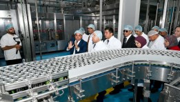 جولة كامل الوزير بمصنع كاري للصناعات الغذائية