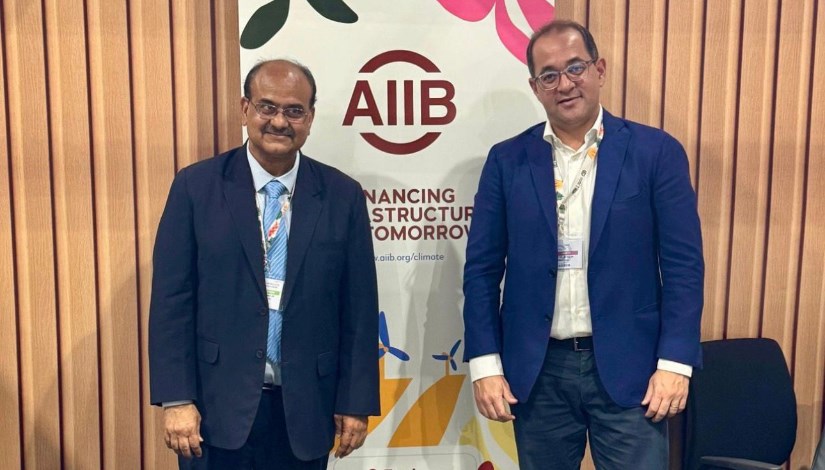 لقاء وزير المالية مع نائب رئيس البنك الآسيوي للاستثمار