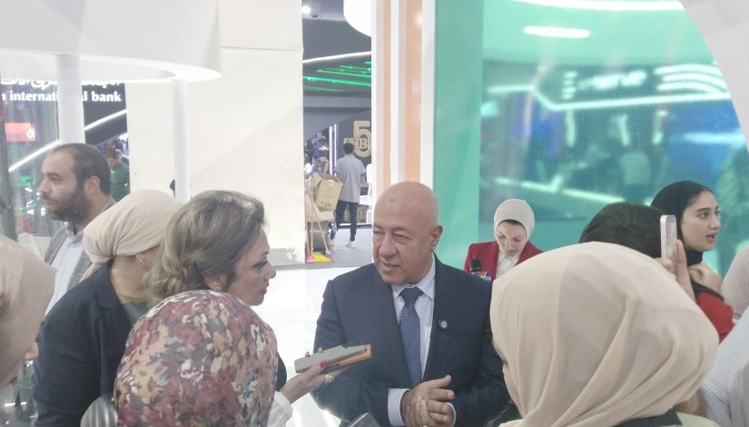 يحيى أبو الفتوح، نائب رئيس البنك الأهلي المصري