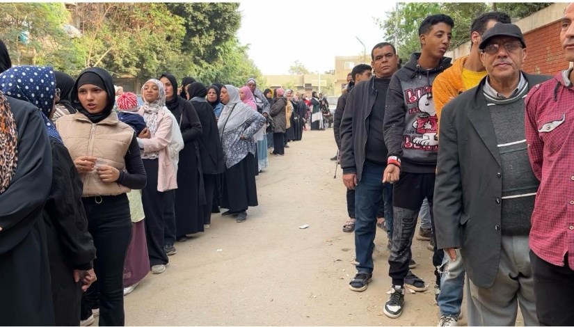 إقبال الناخبين للادلاء باصواتهم في الانتخابات