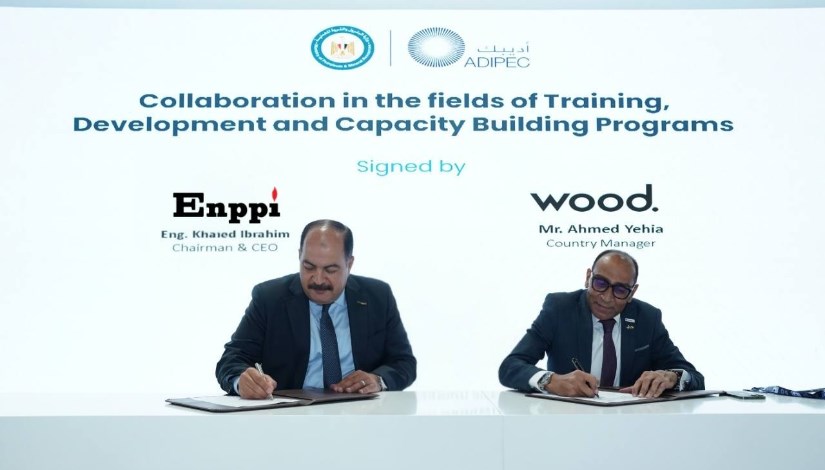 جانب من توقيع الاتفاقية بين إنبي ووود