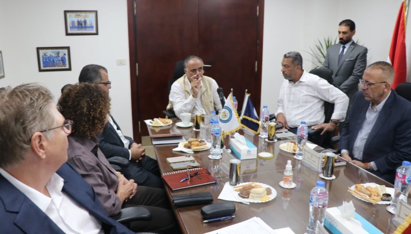 جانب من زيارة رئيس الهيئة لشركة بتروبكر للبترول