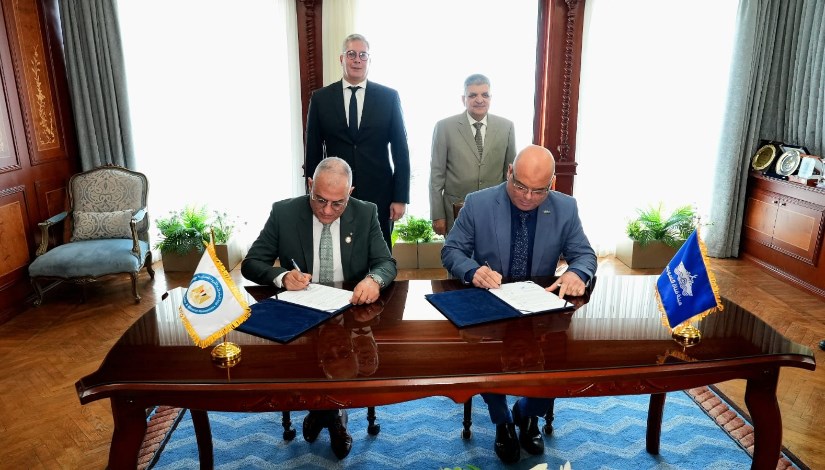 جانب من توقيع الاتفاقية بين وزارة البترول وهيئة قناة السويس
