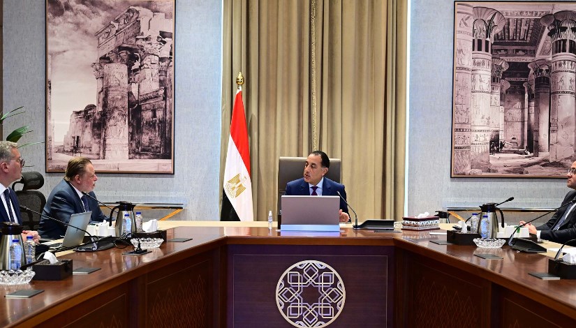 جانب من اجتماع رئيس الوزراء مع وزير البترول