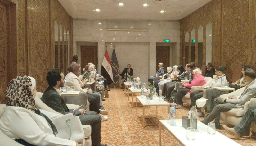 وزير الاتصالات في مؤتمر صحفي