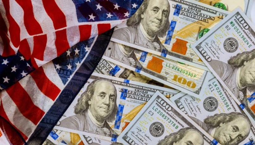 الدولار الأمريكي 