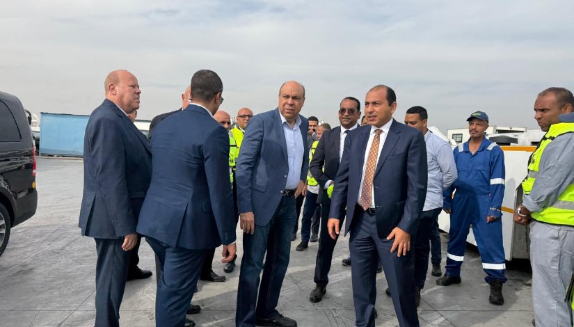 وزير الطيران المدني خلال جولته للمطارات وزير الطيران المدني خلال جولته للمطارات