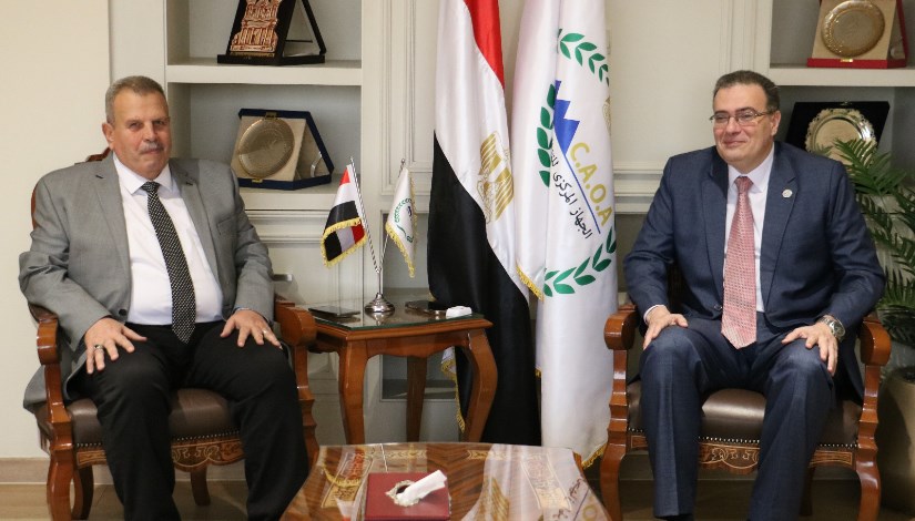 ئيس الجهاز المركزي للتنظيم والإدارة مع رئيس الهيئة القومية لسكك حديد مصر 