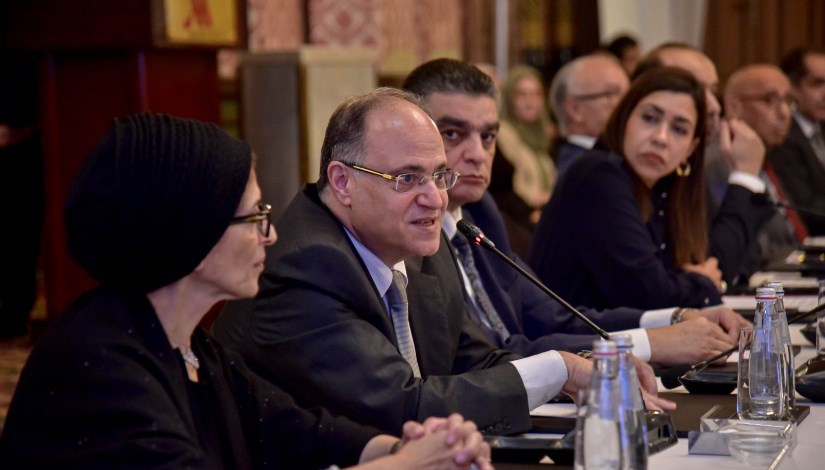 رئيس هيئة الدواء خلال اللقاء