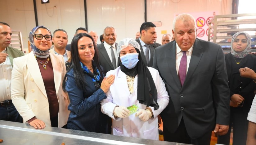 الدكتورة مايا مرسي وزيرة التضامن الاجتماعي خلال زيارتها لمحافظة الوادي الجديد