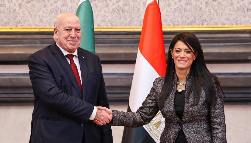 وزيرة التخطيط مع وزير الصناعة الجزائري