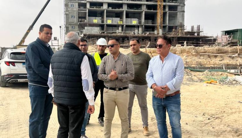 رئيس جهاز العلمين الجديدة يتفقد أعمال أبراج "مارينا تاور" 