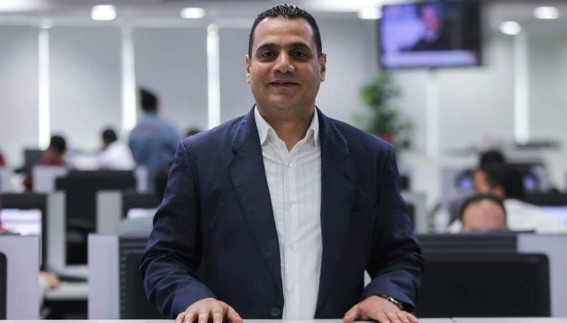 الكاتب الصحفي كامل كامل رئيس القسم السياسي بجريدة اليوم السابع