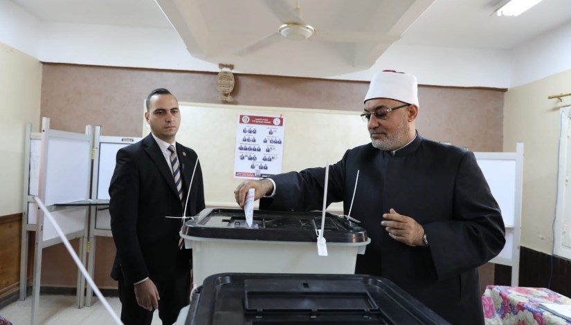 مفتي الجمهورية يدلي بصوته في انتخابات مجلس النواب 2025