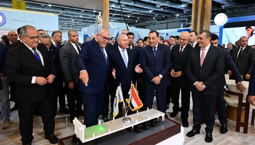 وزير الصناعة مع مجلس الوزراء