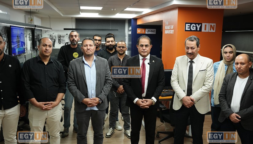 سليمان وهدان خلال زيارته موقع إيجي إن