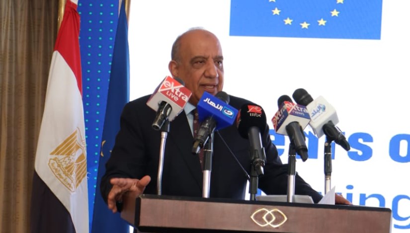 وزير الكهرباء الدكتور محمود عصمت