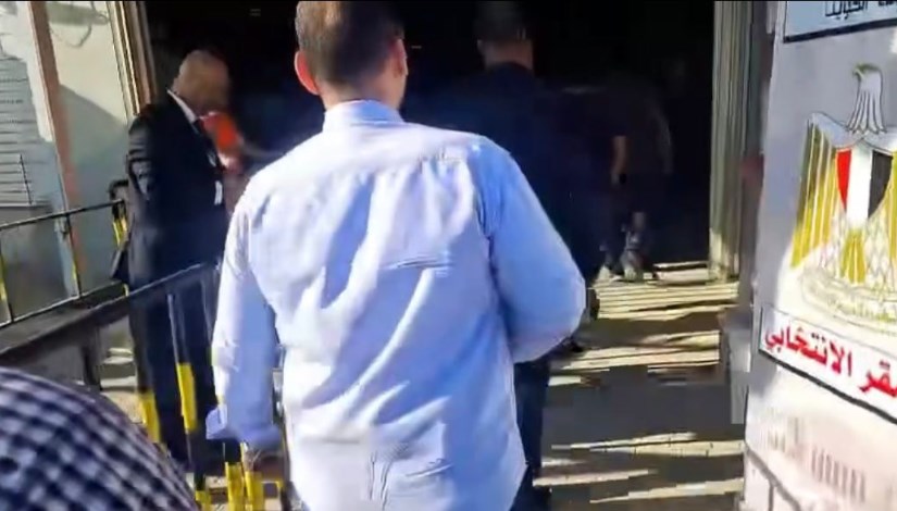 توافد المصريين علي لجان الاقتراع بالكويت 