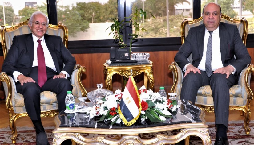 وزير الطيران يناقش مع رئيس مجموعة كوبيلوزوس اليونانية التعاون 