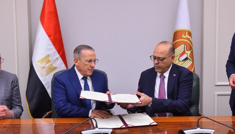 وزير العمل مع رئيس الاتحاد المصري للغرف السياحية