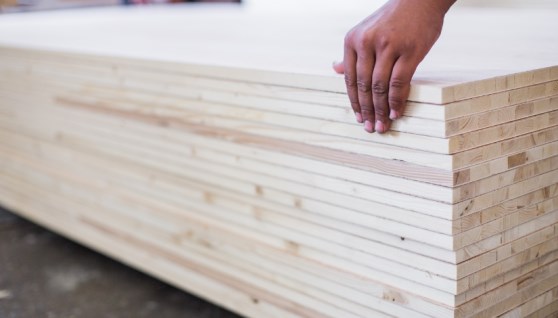 تجهيز الأخشاب وتصنيع الكونتر