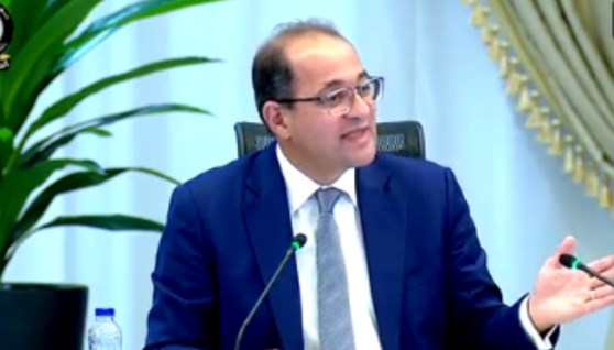 وزير المالية خلال المؤتمر