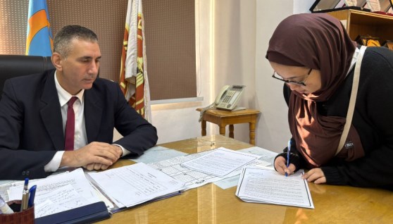 توقيع عقد العمل