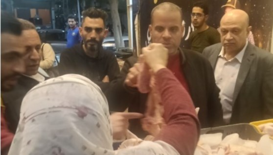 إغلاق أحد محلات ذبح الدواجن