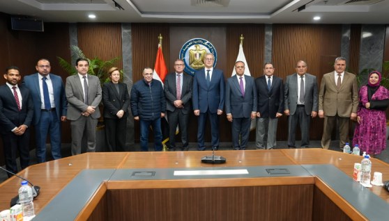 جانب من توقيع الاتفاقية 