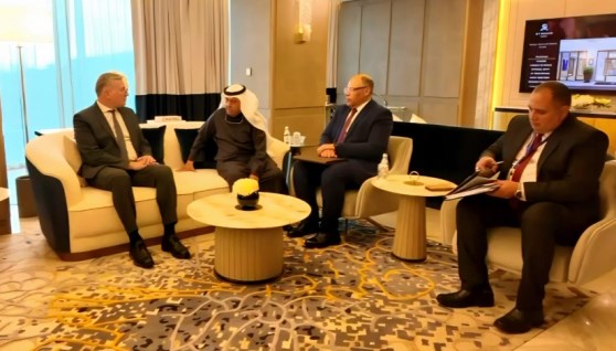 وزير البترول خلال لقائه مع وزير النفط الكويتي