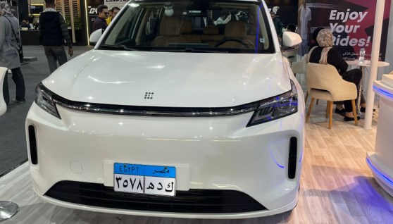جانب من السيارات المعروضة في قمة مصر الدولية لوسائل التنقل الكهربائية 2025 EVs Electrify Egypt 