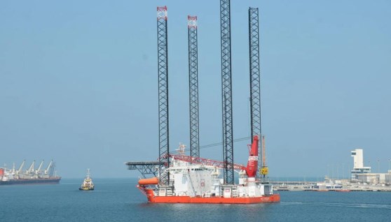 سفن دعم أرشيفية