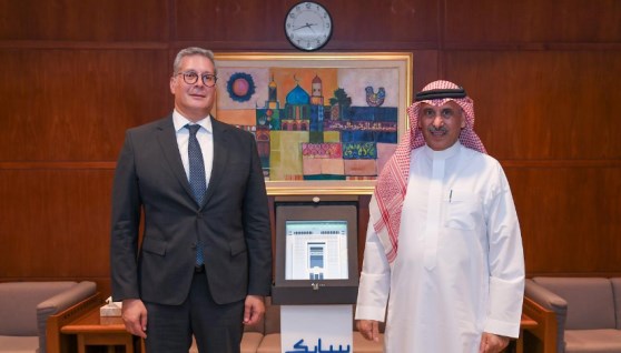 وزير البترول يبحث التعاون في مجال البتروكيماويات مع الرئيس التنفيذي لشركة سابك