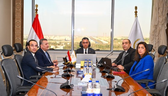 وزير التموين - جانب من الاجتماع