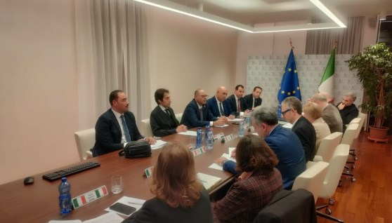 جانب من لقاءات وزير العمل في إيطاليا 