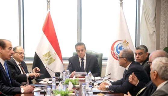 وزير الصحة خلال اجتماعه اليوم 