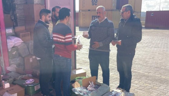 الإفراج عن الشحنات والبضائع داخل ميناء دمياط