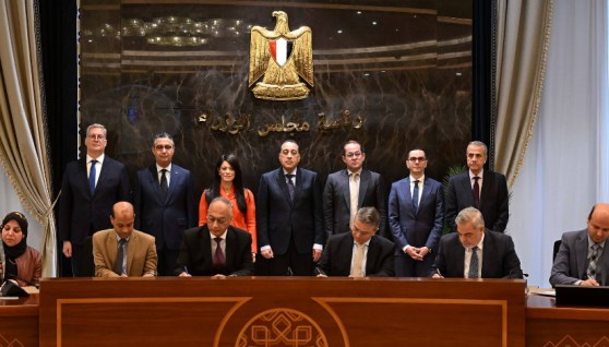 جانب من مراسم التوقيع