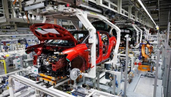 المكونات المستوردة في الصناعات التجميعية 