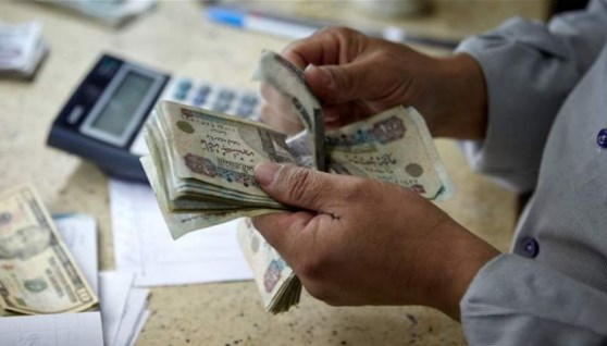 صرف مرتبات شهر ديسمبر- تعبيرية