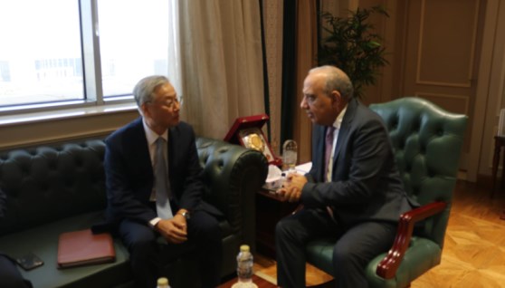 وزير الكهرباء مع سفير كوريا الجنوبية