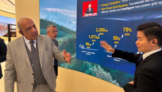 الدكتور محمود عصمت في شركة هواوي 