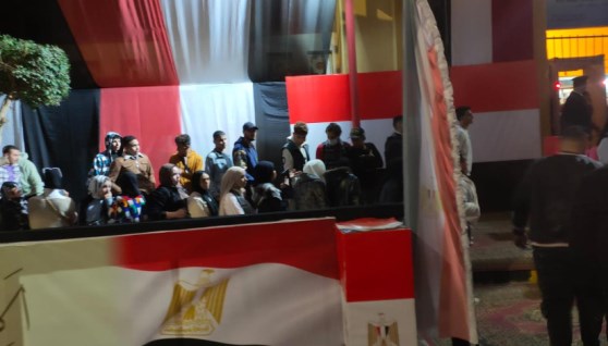 من أمام لجنة مدرسة إمبابة الثانوية العسكرية 