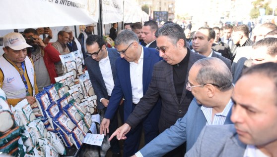 خلال افتتاح سوق اليوم الواحد 