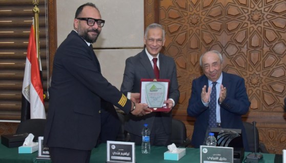 خلال تكريم مهندسي شركة مصر للطيران 