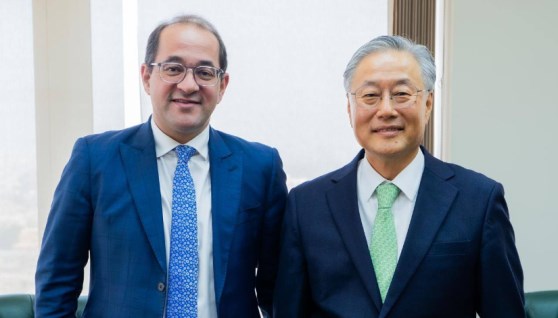 سفير كوريا الجنوبية بالقاهرة ووزير المالية