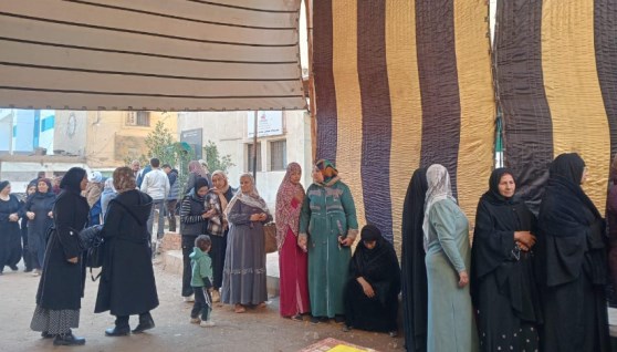 توافد نسائي علي لجان محافظة سوهاج 