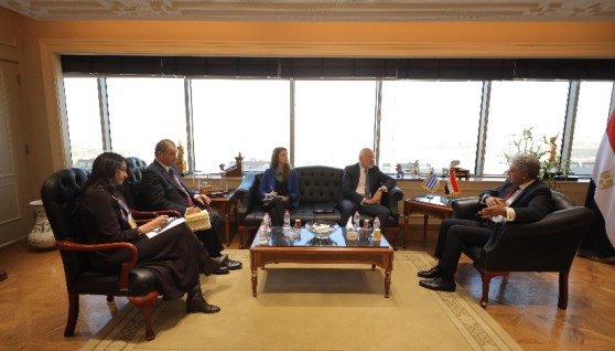 وزير السياحة والآثار 