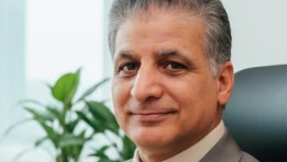 بقلم بهجت العبيدي