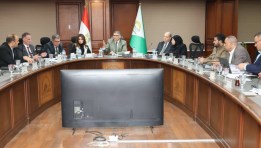 جانب من اجتماع محافظ الجيزة 